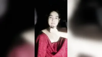 Skinny GF Posing Completely Naked For Her Phone Camera