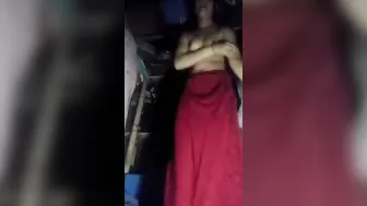 Skinny GF Posing Completely Naked For Her Phone Camera