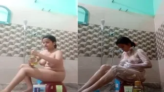 Cute Girl Filming Herself Naked While Bathing In Her Bathroom