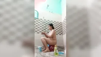 Cute Girl Filming Herself Naked While Bathing In Her Bathroom