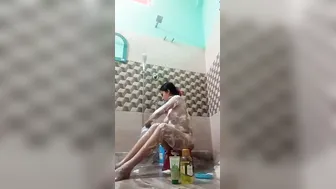 Cute Girl Filming Herself Naked While Bathing In Her Bathroom