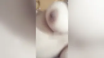 Sexy Babe Revealing Her Tight Body In Private Amateur Video