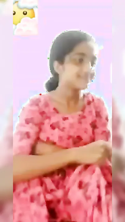 Teen GF Showing Her Perfect Tits In Homemade Leaked