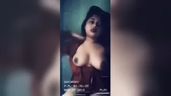 Busty Babe Showing Off Her Massive Tits In Private Desi Clip