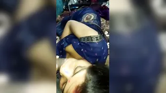 Married Bhabhi Sucking Cock Showing Her Boobs In Leaked Tape