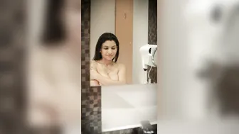 Curvy Bhabhi Bathing Naked Showing Everything On Hidden Camera