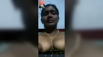 Indian Wife Teasing Topless In Arousing Leaked Video Clip