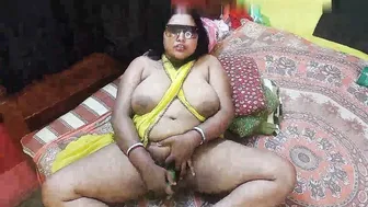 Busty Bengali Babe Playing With Herself In Leaked Private Clip
