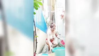 Indian Girl Bathing Naked Outside Caught On Hidden Cam Clip