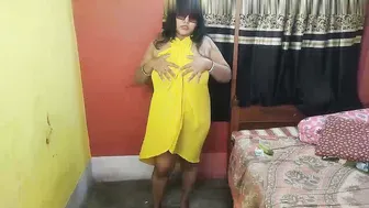 Bengali Slut Showing Off Her Big Ass Naked In Private Video