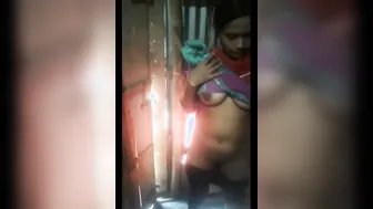 Village Babe Showing And Squeezing Her Boobs In Leaked Selfie