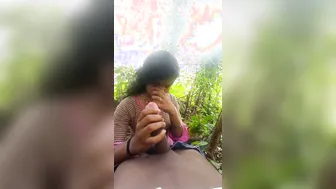 Horny GF Deepthroating Big Cock In Leaked Video