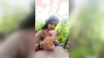 Horny GF Deepthroating Big Cock In Leaked Video