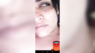 Slim Married Bhabhi Getting Naked On Video Call Seducing Boyfriend