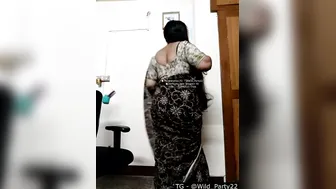 Desi Cam Girl Slowly Removing Her Saree Getting Naked Live