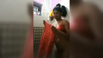 College Dancer Babe Bathing Nude Sending Private Video