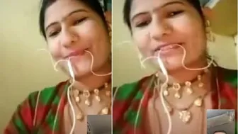 Village Aunty From Countryside Baring Her Nude Body On Homemade