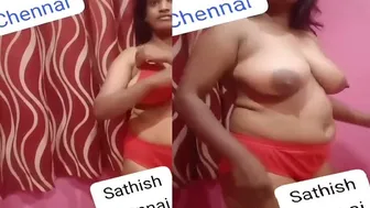 Chennai Married Woman Flashing Massive Boobs To Stranger