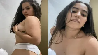 Thick Ass GF Taking Nude Selfies In Bathroom For Her Man