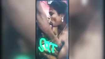 Mallu Slut Servicing Her Customer Behind Closed Doors For Cash