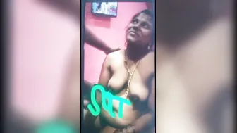 Mallu Slut Servicing Her Customer Behind Closed Doors For Cash