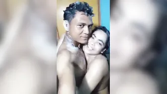 Young Lovers Bathing Together Naked In Their Private Viral Clip
