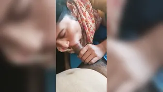 College Girl Earning Cash By Sucking Off Stranger In His Car