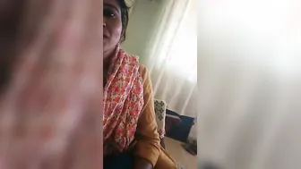 College Girl Earning Cash By Sucking Off Stranger In His Car