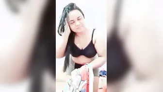 Busty GF Sending Nude Selfies To Boyfriend At Night