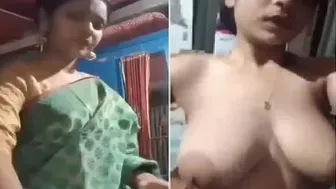 Sexy Indian Babe Stripping Her Saree Slowly Revealing Everything
