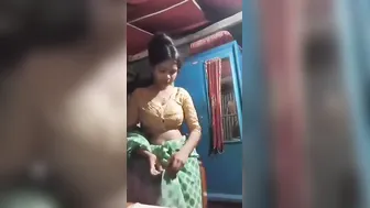 Sexy Indian Babe Stripping Her Saree Slowly Revealing Everything