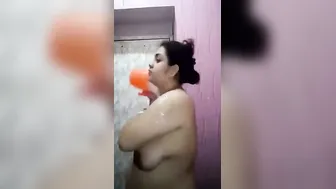 Married Bhabhi Bathing Nude Exposing Her Massive Wet Boobs