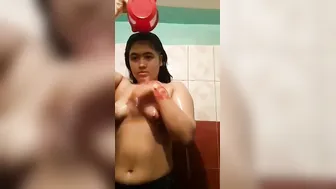 Bangla GF Bathing Naked Caught In Bathroom Secretly