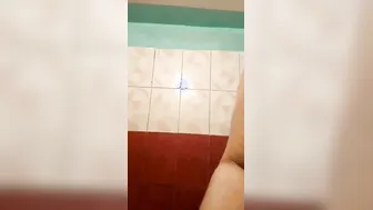 Bangla GF Bathing Naked Caught In Bathroom Secretly