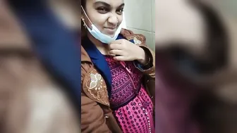 Cute Babe Exposing Her Tits And Pussy In Amateur Home Video