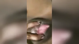 Married Woman Revealing Herself And Fingering In Leaked Video