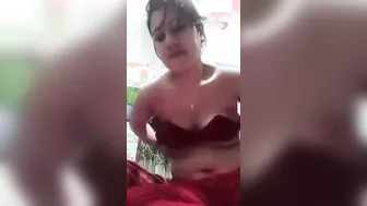 Bangladeshi Bhabhi Getting Fully Naked In Her Private Video