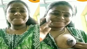 Tamil Wife Teasing With Her Bare Boobs During Video Call Show