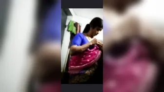 Village Milf Changing Saree Exposing Her Massive Boobs On Mms