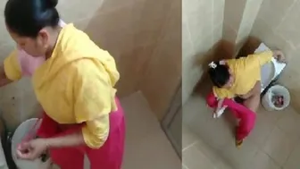 Desi Aunty Caught Pissing On Hidden Camera In Private Bathroom