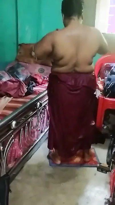 Wet Boudi Dripping After Steamy Bath Caught On Camera At Home