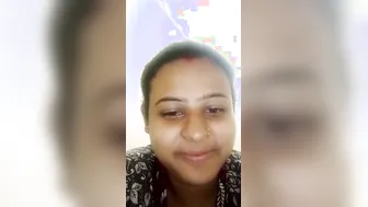 Boudi Exposing Her Huge Melons And Hairy Pussy In Leaked Clip