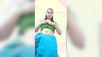 Mallu Housewife Doing Sexy Saree Striptease At Home Alone