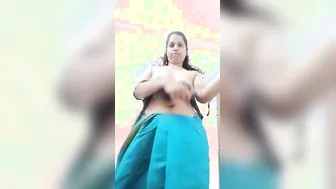 Mallu Housewife Doing Sexy Saree Striptease At Home Alone