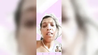 Bhabhi Strips Fully Naked During Late Night Video Call