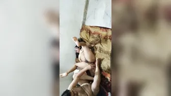Desi Bhabhi Giving Head And Using Toys In Homemade Sex Tape