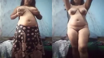 Curvy Desi Babe Showing Off Her Round Ass On Private Camera