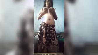 Curvy Desi Babe Showing Off Her Round Ass On Private Camera