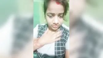 Bhabhi Spreading Pussy Lips With Dirty Talk Expressions