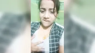 Bhabhi Spreading Pussy Lips With Dirty Talk Expressions